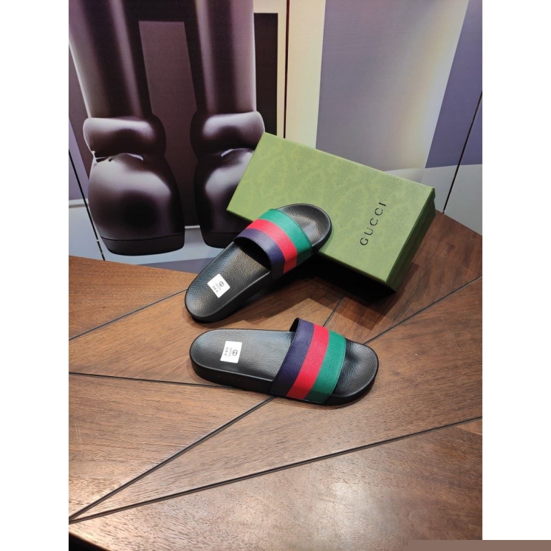 G*u*i slippers